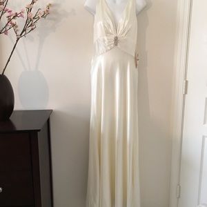 Morgan & Co Ivory Special Occasions Dress 11/12